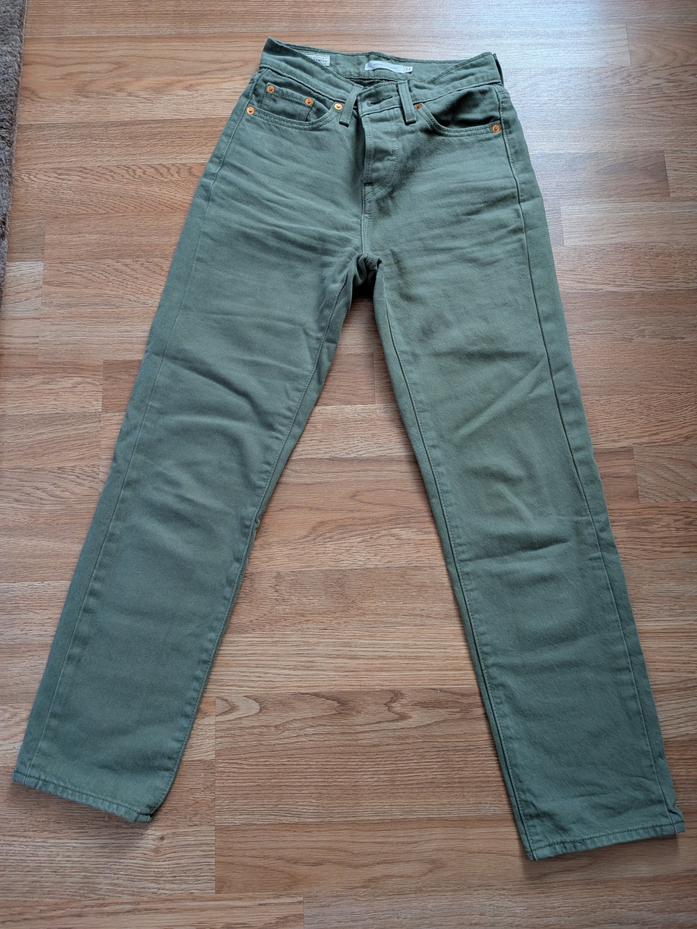 Levi's Wedgie Straight - Olive Green Jeans